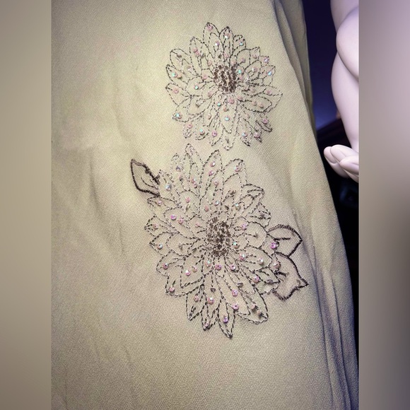 Donna Ricco
100% Silk Donna Ricco  Green Maxi Dress with Floral Embroidery sz 10 - Picture 7 of 10